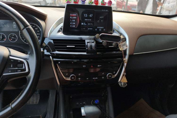 Used BORGWARD BX5 2017 20TGDI Automatic Two-Wheel Drive Pioneer Edition
