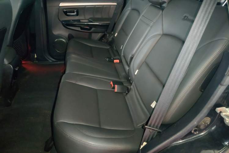 Used Haval H5 Classic 2016 Classic Edition 2.0T Manual Two-Wheel Drive Elite Model Left Rear Seat