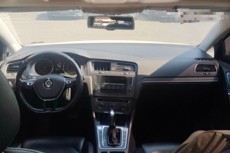 Used Volkswagen Golf 2015 1.4TSI Automatic Luxury Model Center Console