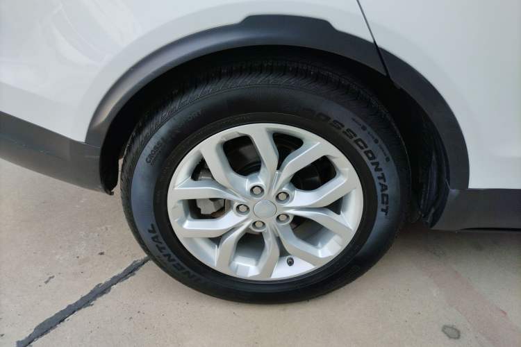 Used Land Rover Discovery 2018 2.0T SE
