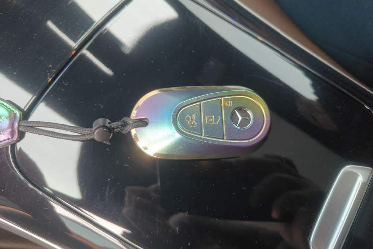 Used Mercedes-Benz GLC 2023 GLC 260 L 4MATIC Dynamic Edition 7-seater Vehicle Key