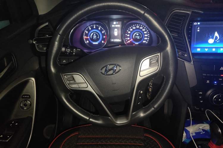 Used Hyundai Santa Fe 2013 2.4L Automatic 2WD Comfort Edition
