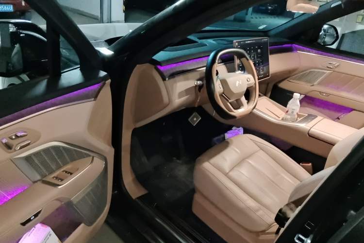 Used ONVO Luxeed L90 2025 Model—Max Six-Seater Version