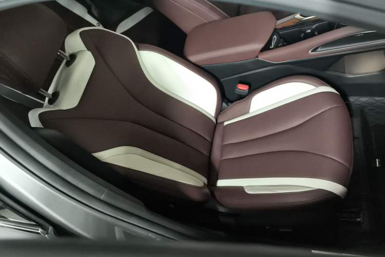 Used Geely Auto Monjaro L 2024 2.0TD High-Power Automatic Two-Wheel Drive Yunqi Version