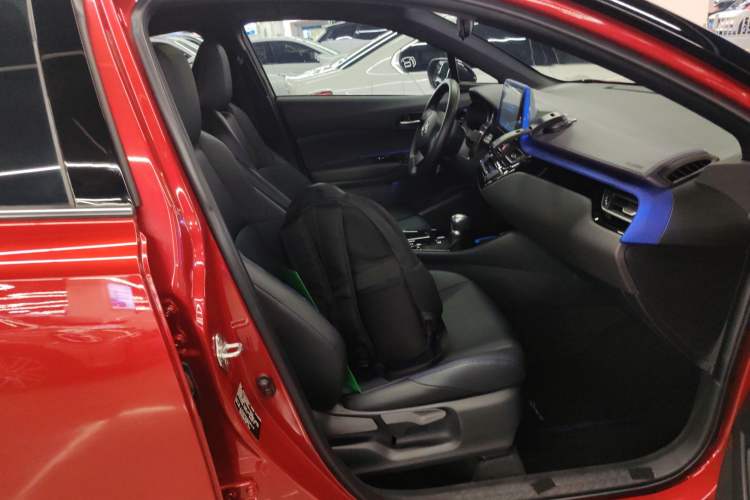 Used Toyota C-HR 2020 2.0L Leading Edition Right Front Seat