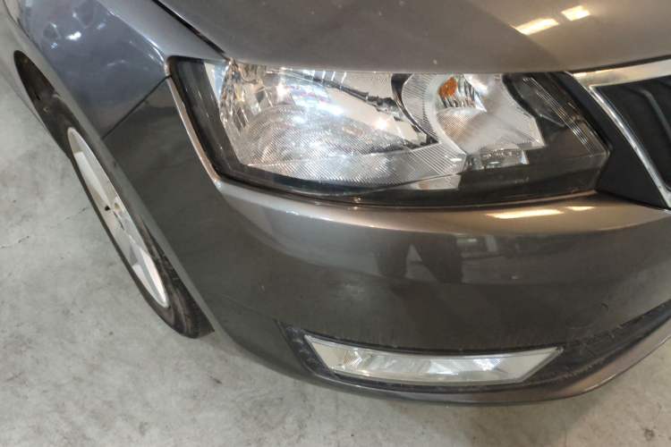 Used Skoda Rapid 2016 1.6L Automatic Chuanxing Edition Right Front Headlight
