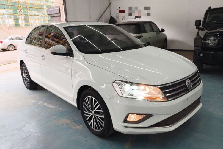 Used Volkswagen Jetta 2019 Dream Edition 1.5L Automatic Comfort Version Front Right 45 Deg