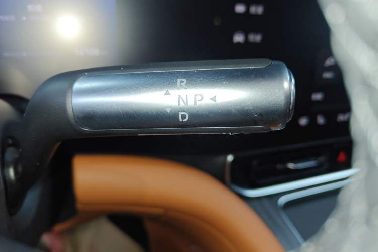 Used Hima AITO M9 2025 All-Electric Ultra Version 100 kWh 5-Seater Model Gear Lever