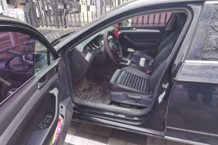 Used Volkswagen Magotan 2018 280TSI DSG Comfort Model
