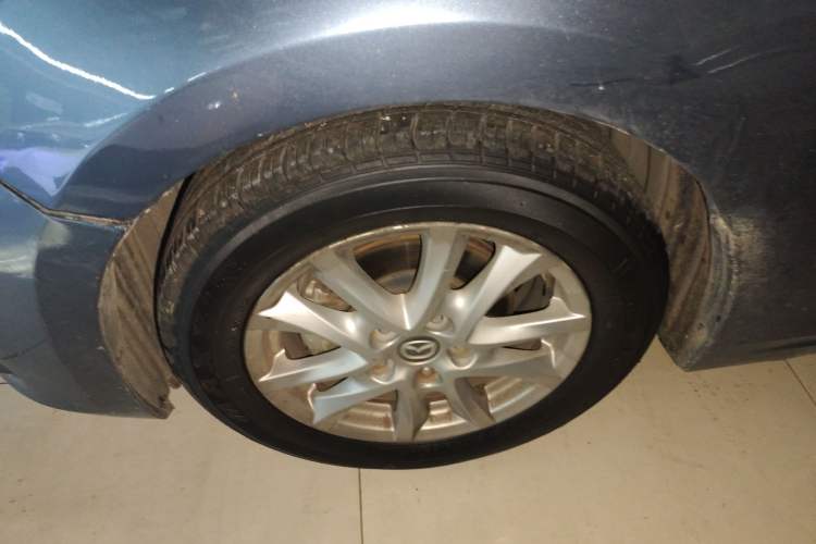 Used Mazda 3 Axela 2014 Sedan 1.5L Automatic Luxury Model Left Front Wheel Hub