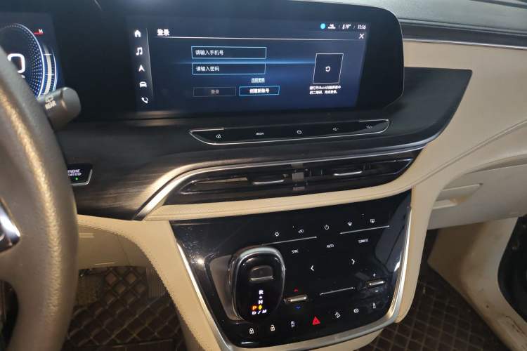 Used Buick GL8 2021 ES Landtrek 653T Comfort Edition