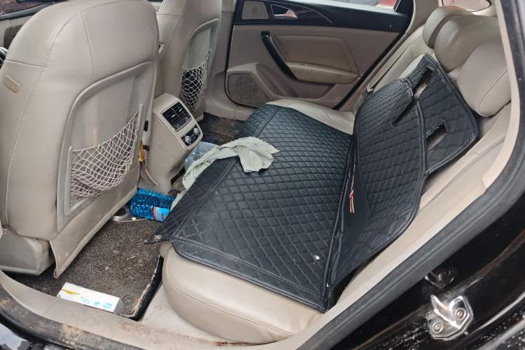 Used Zotye Z700 2016 1.8T Manual Luxury Model Left Rear Seat