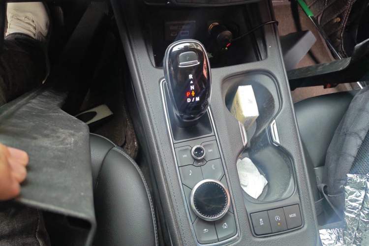 Used Cadillac XT4 2021 28T Two-Wheel Drive Leading Version Gear Lever