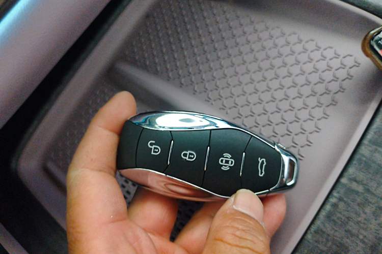 Used Hongqi Tiangong 08 2025 680 Ultra Four-Wheel-Drive Version Vehicle Key