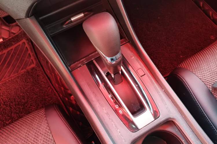 Used Honda Jade 2017 1.8L automatic Comfort version 5 seats
