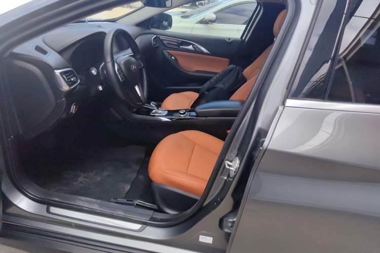 Used Infiniti QX30 2017 1.6T Two-Wheel-Drive Sport Edition