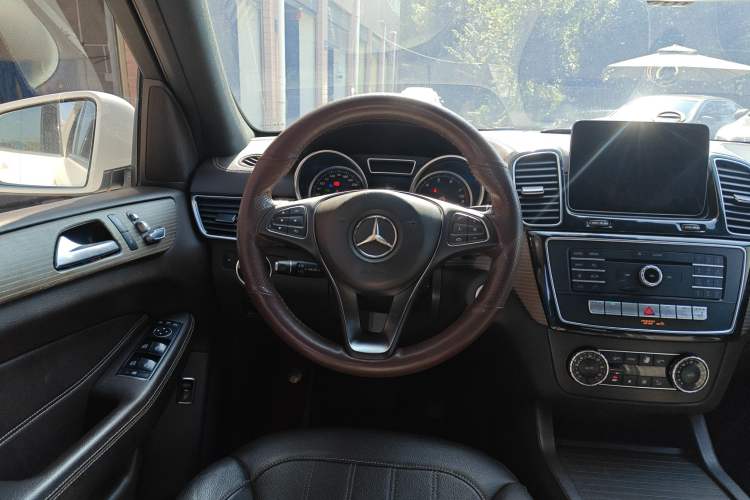 Used Mercedes-Benz GLE 2018 GLE 320 4MATIC Dynamic Edition Collector's Edition
