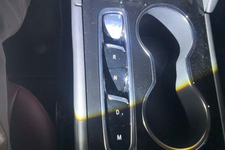 Used Buick Regal 2025 Model 25T Ultra-Enjoyment Edition Gear Lever