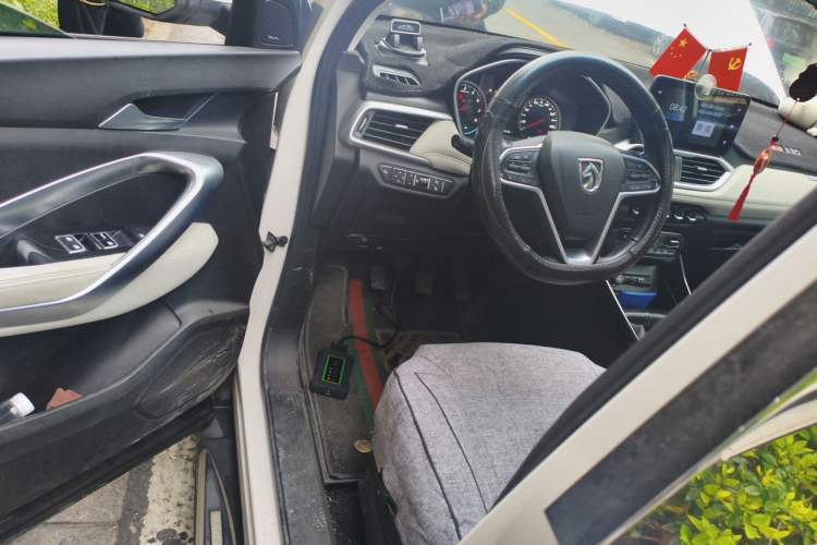 Used Baojun 530 2018 1.5T Manual Prestige Version China V Interior 3