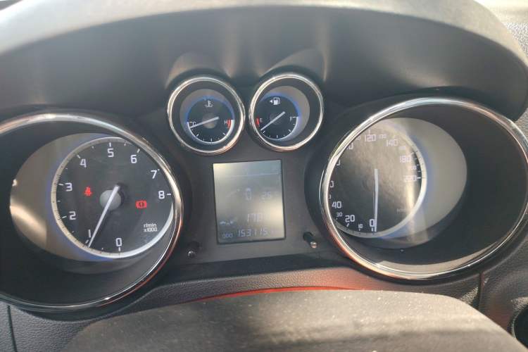 Used CHANGAN CS35 2016 1.6L Manual Luxury Model China IV Standard
