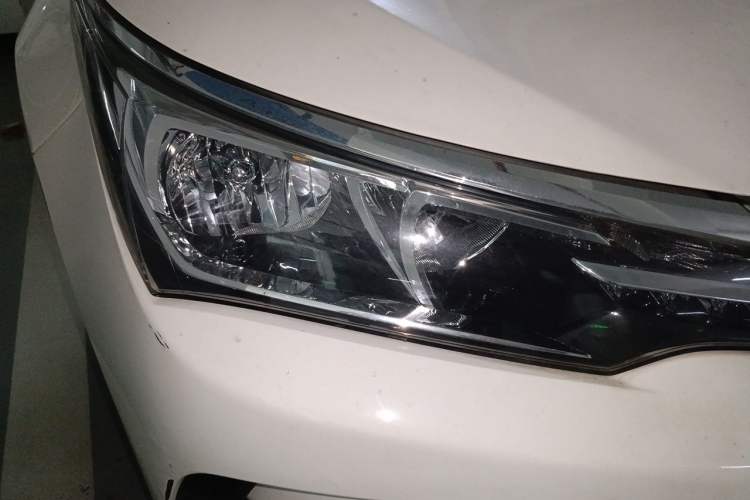 Used Toyota Corolla 2018 1.2T S-CVT GL Smart Enjoyment Version Right Front Headlight