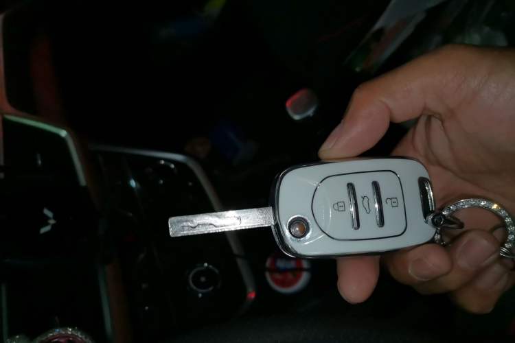 Used Wuling Hongguang S3 2018 1.5T Manual Luxury Model China V Standard
