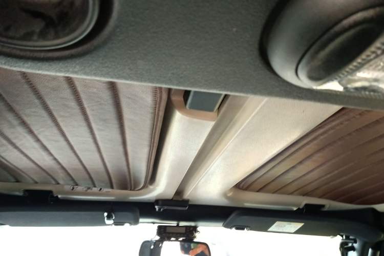 Used Jeep Wrangler 2014 2.8TD Sahara Four-Door Edition
