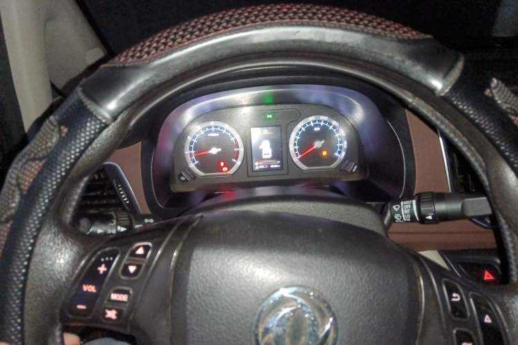 Used FORTHING Lingzhi 2020 M5L 1.6L Luxury 7-Seater
