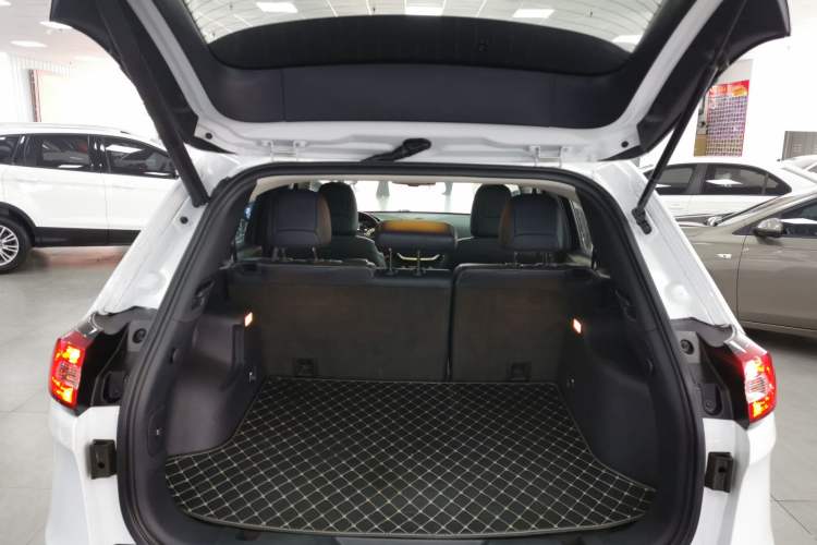 Used Jeep Cherokee 2020 2.0L Two-Wheel Drive Classic Sports Edition