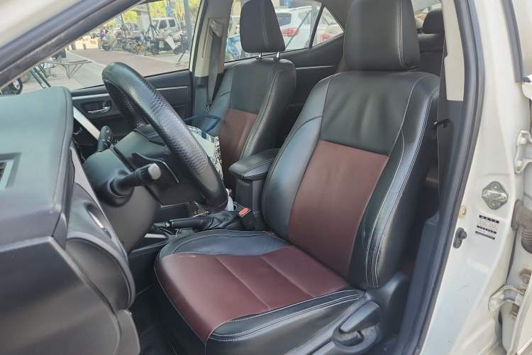 Used Toyota Corolla 2018 Dual-Engine 1.8L E-CVT Smart Edition
