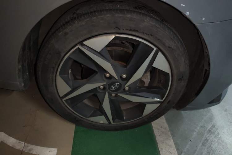 Used Hyundai Elantra 2022 240TGDi DCT GLX Elite Edition Right Front Wheel Hub