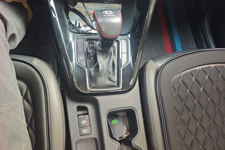 Used Kia Sportage R 2018 2.0L Automatic Smart Luxury Version China V Standard Gear Lever