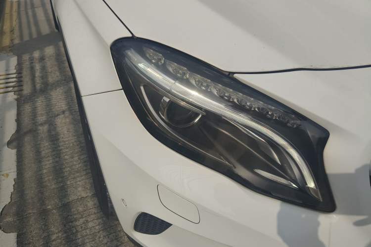 Used Mercedes-Benz GLA 2015 GLA 200 Fashion Model Right Front Headlight