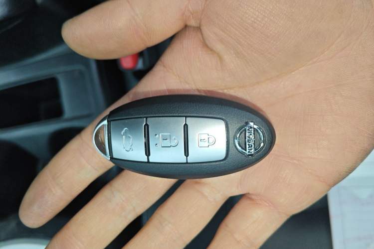 Used Nissan X-Trail 2014 2.0L CVT Comfort Edition 2WD Vehicle Key