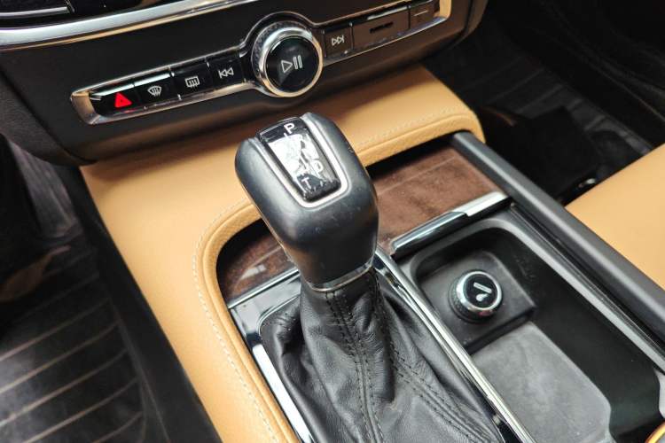 Used Volvo S90 2017 T5 Zhiyuan Edition