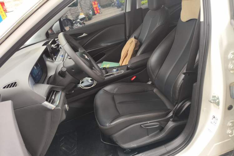 Used Buick Velite 6 2023 Revised Version 430 km Range – Commuter Edition Left Front Seat