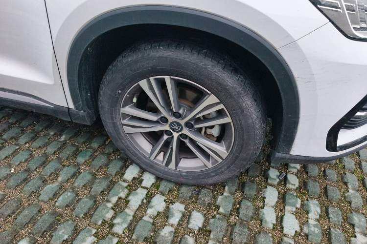 Used BYD Song Pro 2021 1.5T Automatic Luxury Model Right Front Wheel Hub