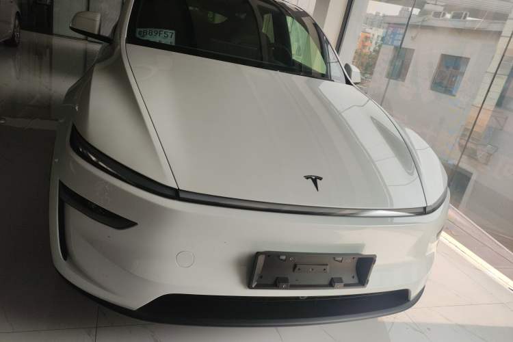 Used Tesla Model Y 2026 Rear-Drive Model Front