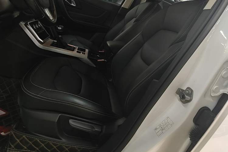 Used Bestune X40 2019 1.6L Automatic Luxury Edition China VI
