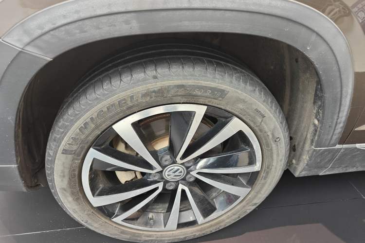 Used Volkswagen Tharu 2019 330TSI Four-Wheel Drive Luxury Edition China VI Standard Left Front Wheel Hub