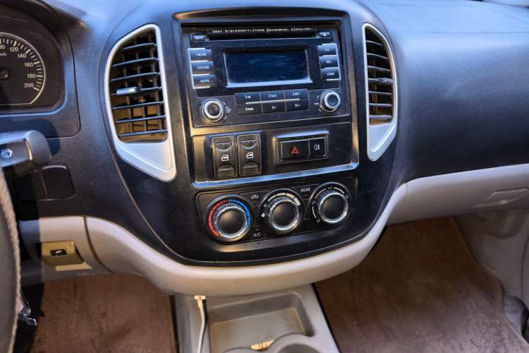 Used FORTHING Lingzhi 2015 V3 1.5L 7-seat Standard Model