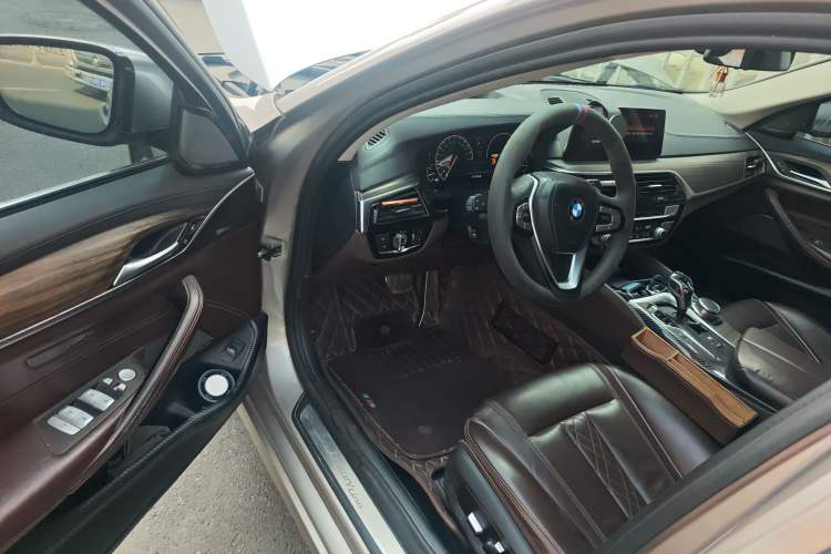 Used BMW 5 Series 2019 530Li Luxury Edition Premium Package
