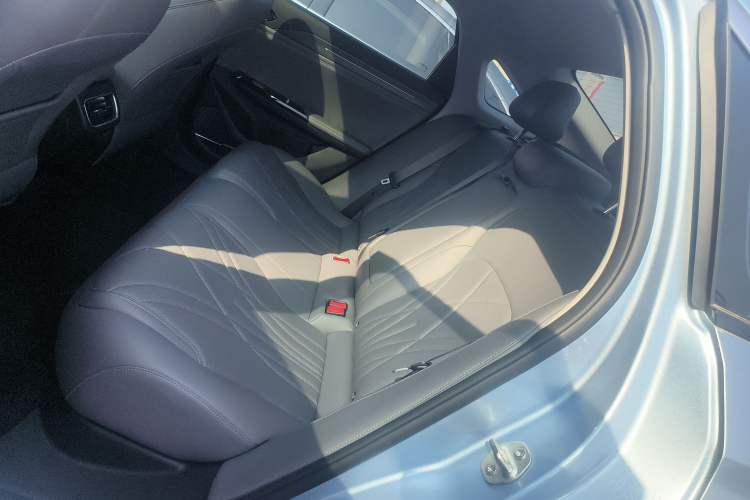 Used Geely Galaxy L6 2025 EM-i 140km Starship Edition
