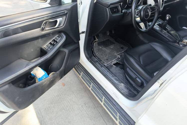 Used Zotye SR9 2017 2.0T Manual "Ultimate Light" Edition
