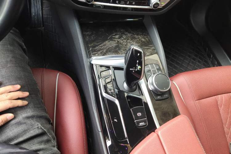 Used BMW 5 Series 2022 Second Facelift 525Li M Sport Package