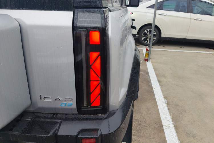 Used iCAR 03 2024 501km Two-Wheel Drive Long-Range Yuechao Edition Right Rear Taillight