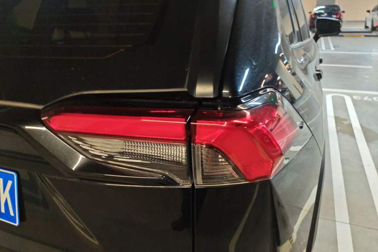 Used Toyota RAV4 2022 2.0L CVT Two-Wheel Drive Fashion Edition
