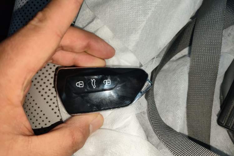 Used Volkswagen Golf 2025 Facelift 300TSI R-Line Interior 1