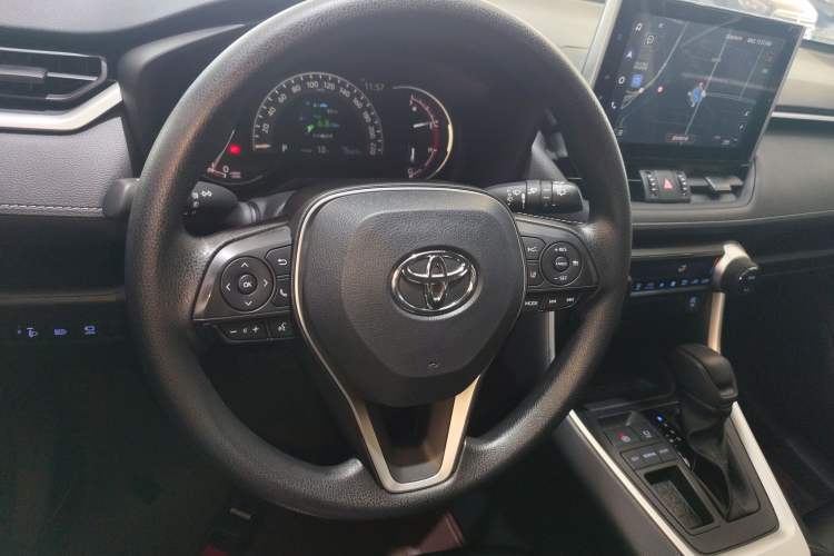Used Toyota RAV4 2022 2.0L CVT Two-Wheel Drive Fashion Edition Steering Wheel