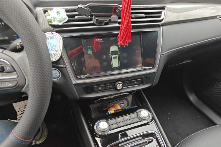 Used Roewe Ei5 2019 Smart Connect Supreme Edition Audio And AC Panel